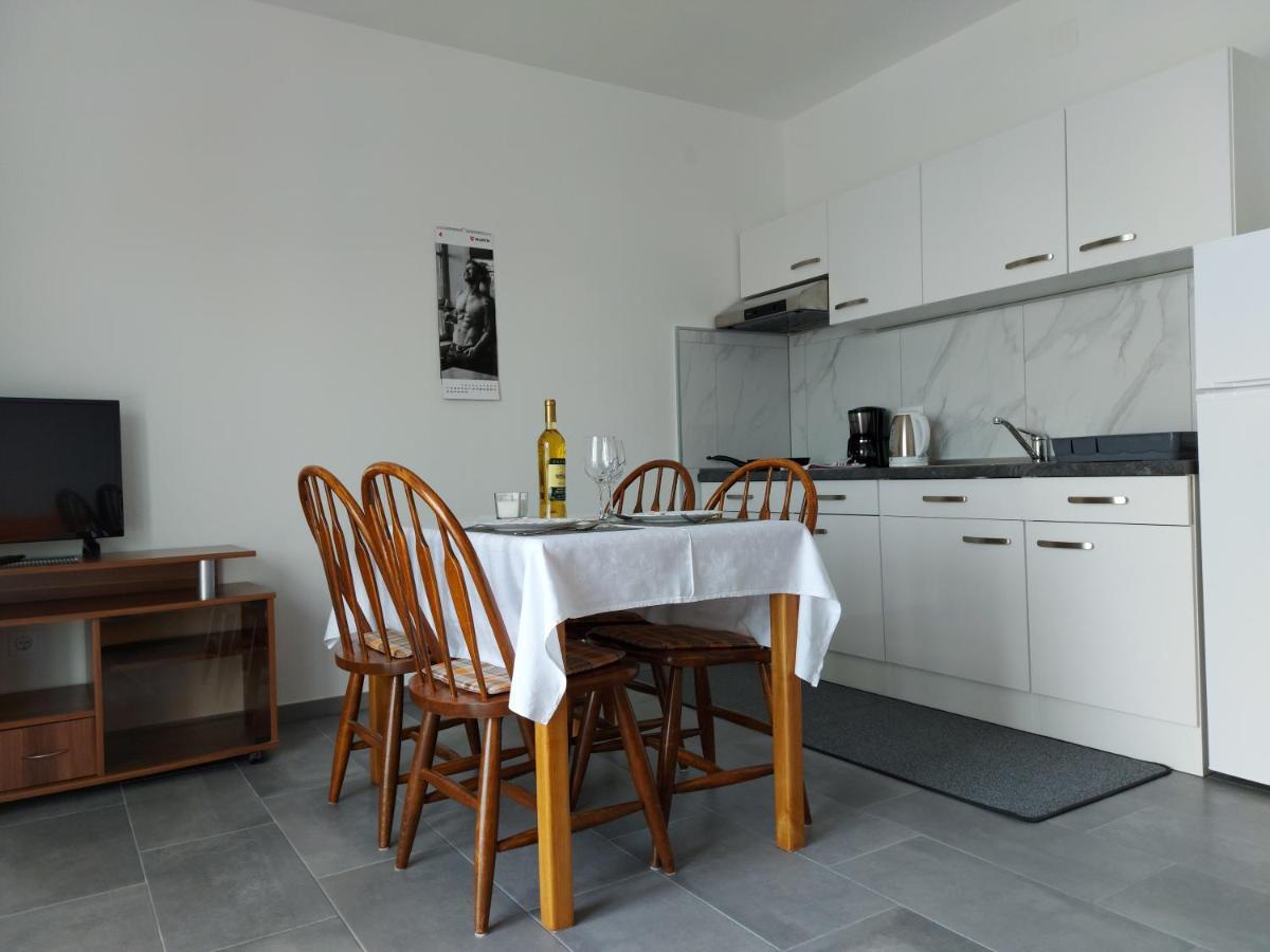 נובי ווינודולסקי Apartmani Mare מראה חיצוני תמונה